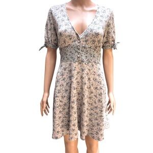 Topshop Grey Floral V-Neck Short Sleeve Dress Size 6